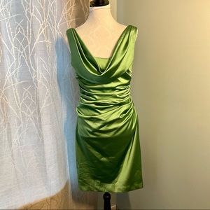🌸2/$20🌸 David’s Bridal Clover Satin Bridesmaid Dress - Size 8